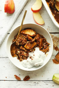 THE-BEST-Vegan-Apple-Crisp-with-a-Pecan-Oat-Topping-1-Bowl-and-NATURALLY-SWEETENED-vegan-apple-fall-thanksgiving-recipe-dessert